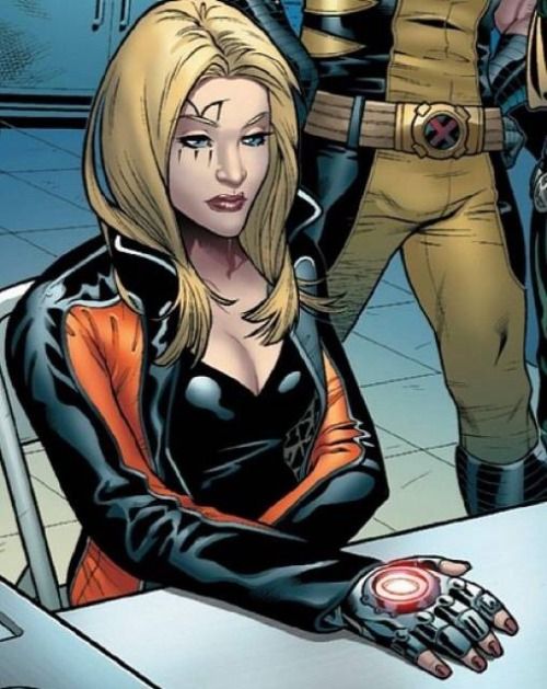 Layla Miller Debut in House of M #4 (Marvel)